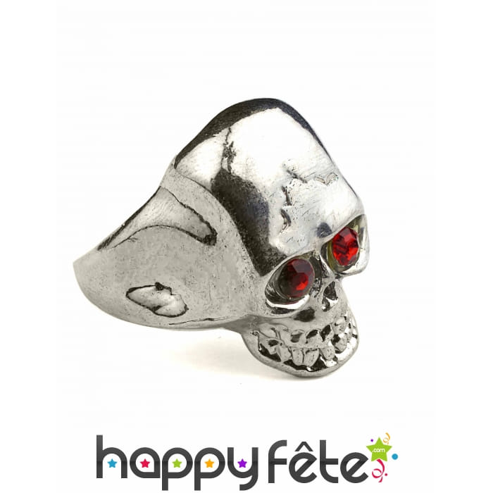 Anneau tète de mort en métal.