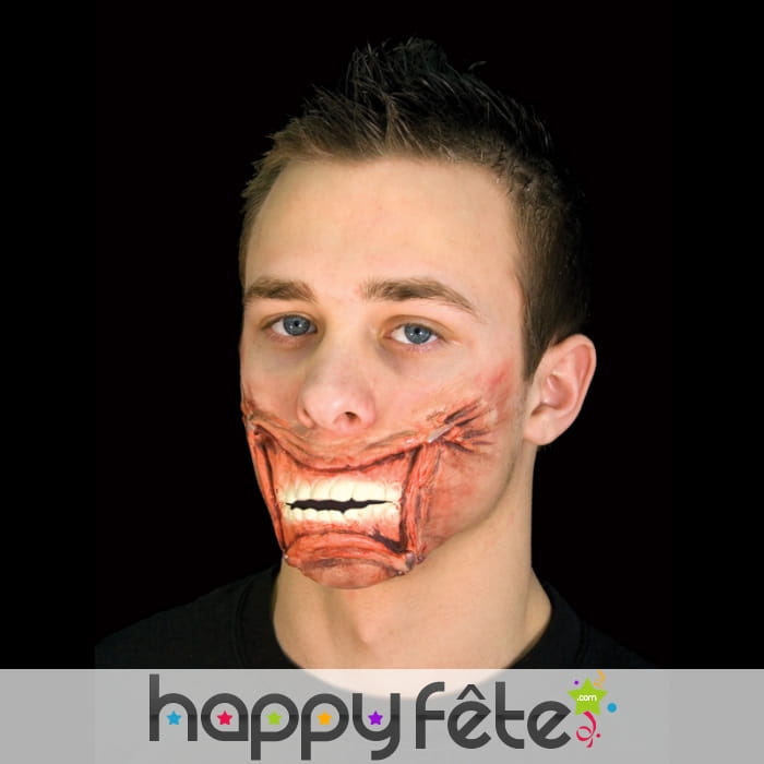 Bouche écartelée et agrafée en latex