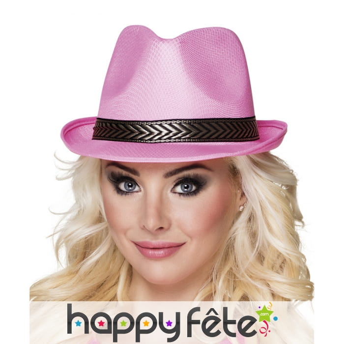 Borsalino rose entouré d'un liseret noir doré