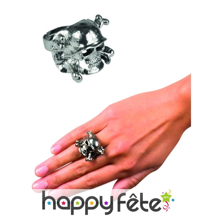 Bague tête de mort en métal