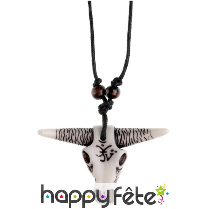 Collier avec tête de buffle
