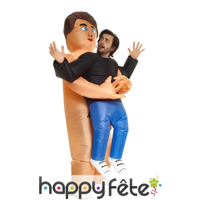 Costume dans les bras de Mr tout nu