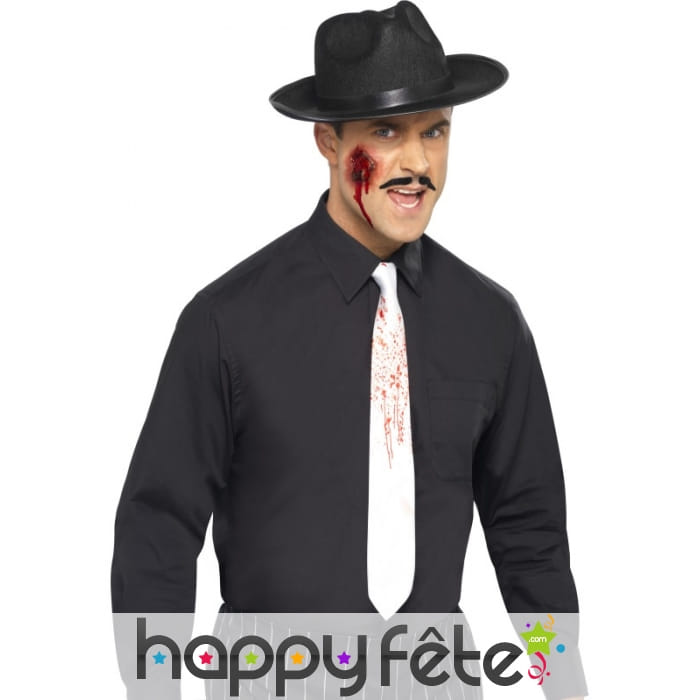 Cravate ensanglantée