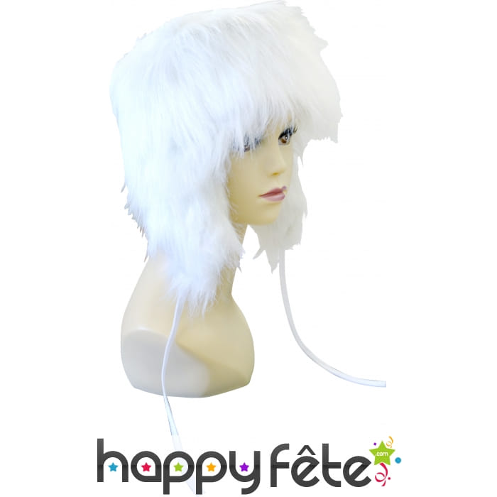 Chapka en fourrure blanche