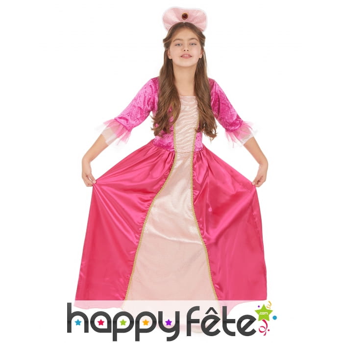 Coiffe et robe rose de petite princesse médiévale