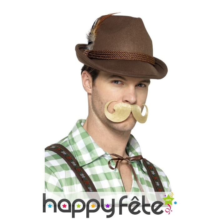 Chapeau marron de bavarois