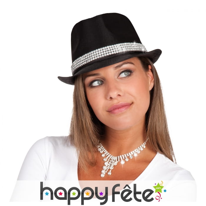 Chapeau noir avec ruban de brillants