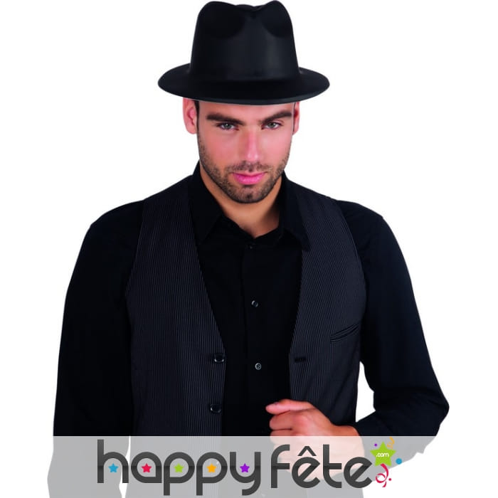 Chapeau noir de gangster, rigide