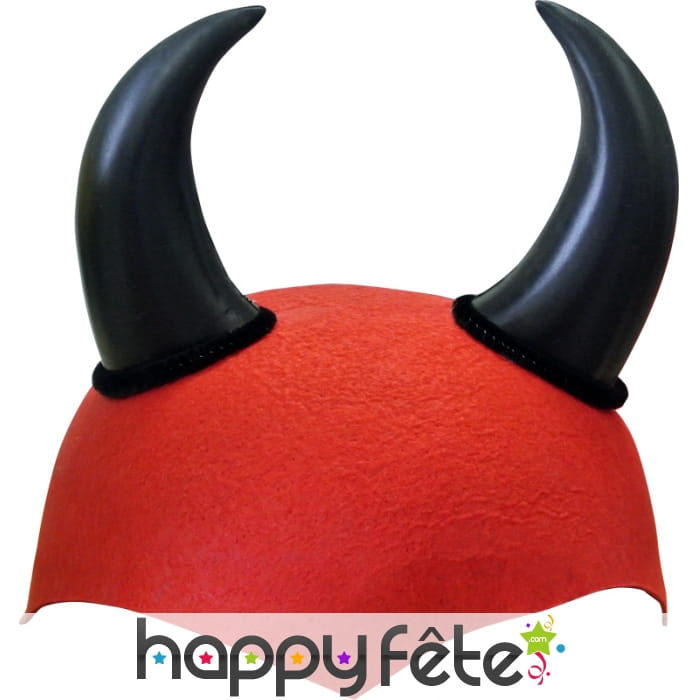 Cornes noires de diable avec crâne rouge