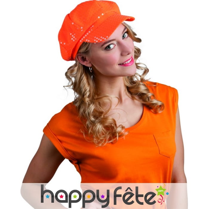 Casquette orange disco recouverte de sequins