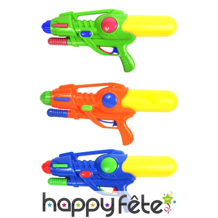 Canon pompe à eau avec réservoir.