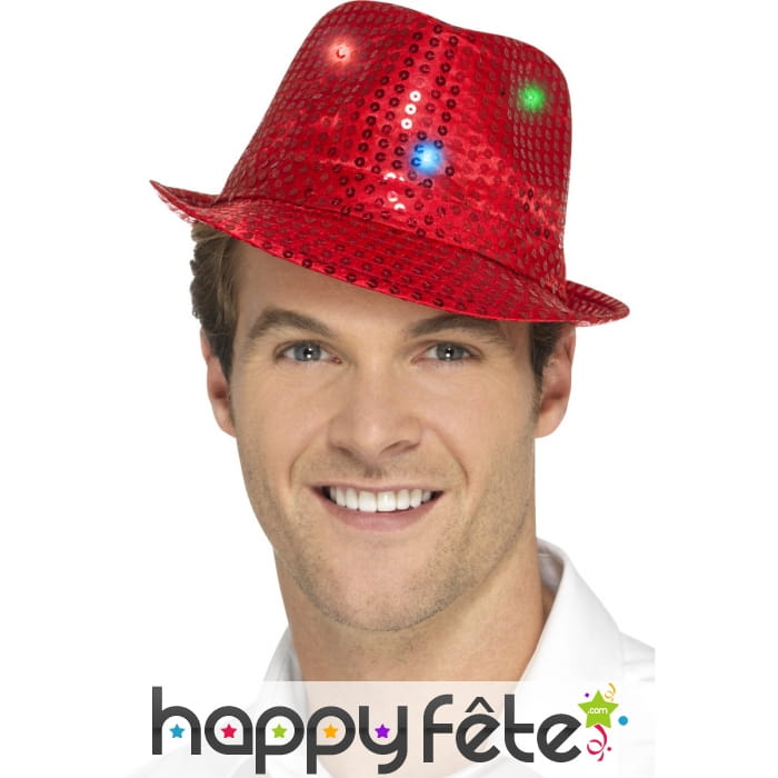 Chapeau rouge à sequins lumineux