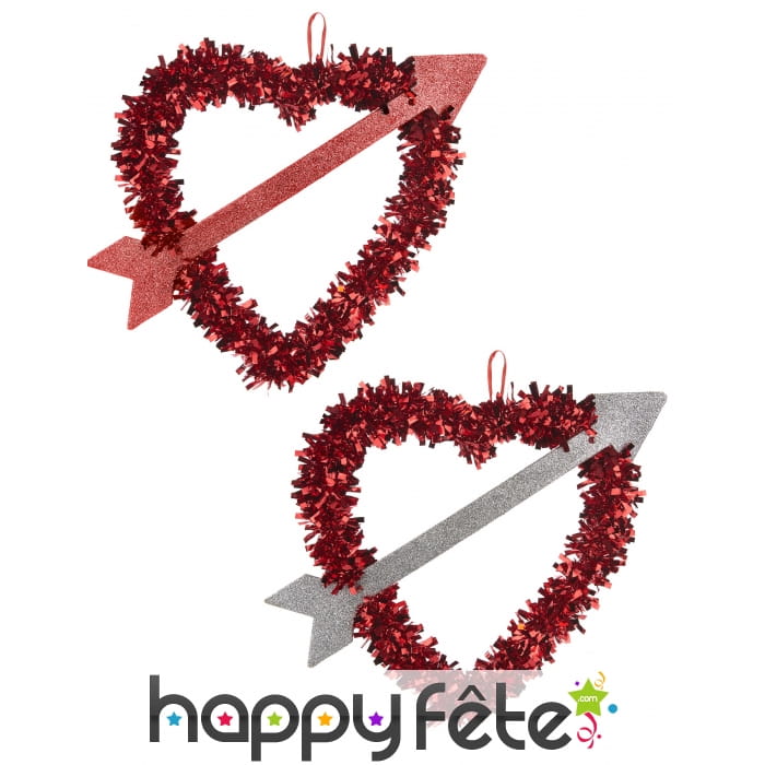 Coeur rouge décoratif traversé d'une flèche