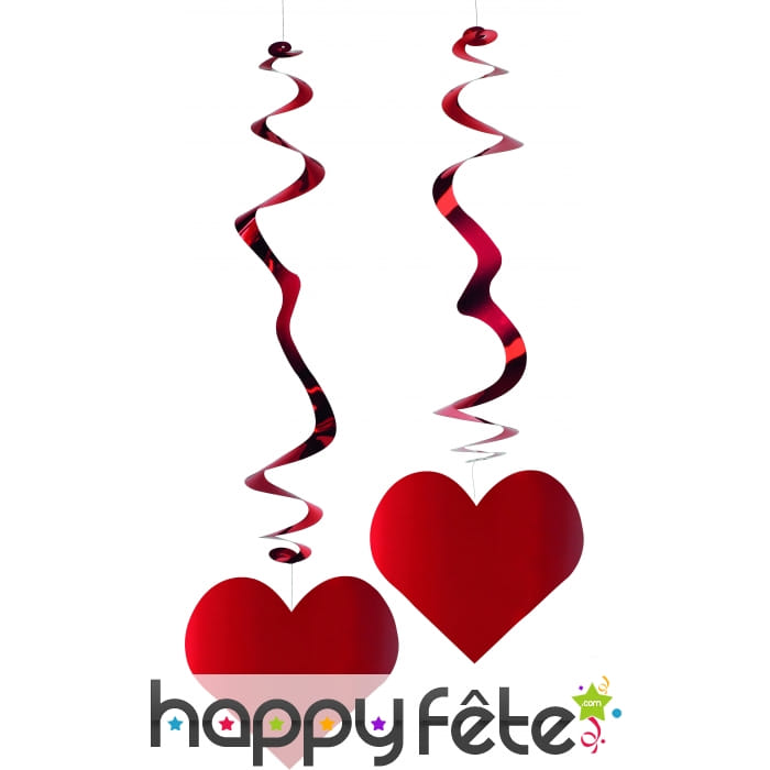 Coeur suspendus en métal rouges