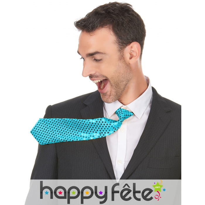 Cravate turquoise recouverte de sequins
