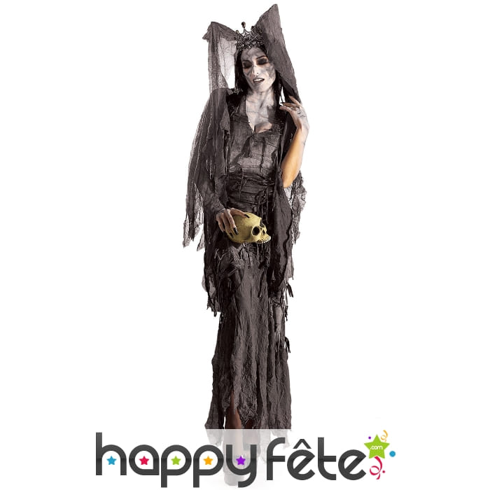 D&eacute;guisement de femme fant&ocirc;me, d&eacute;chir&eacute; et abim&eacute;