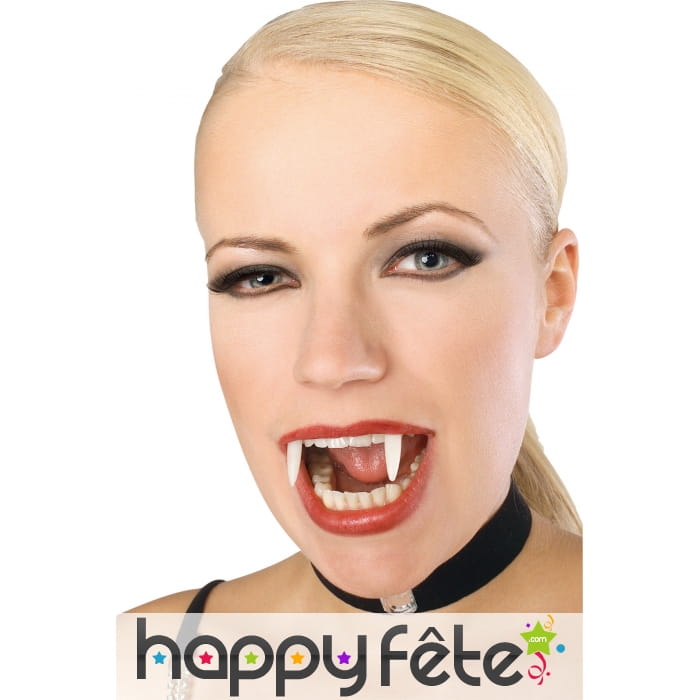 Dents phosphorescentes de vampire