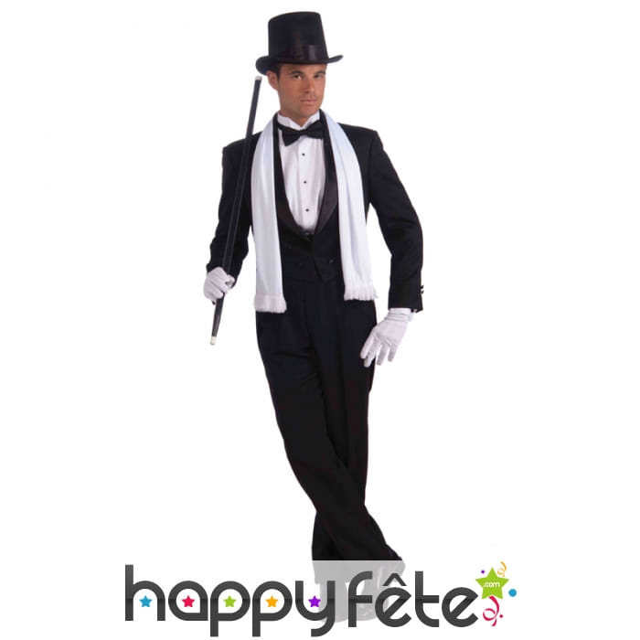 Echarpe blanche de dandy