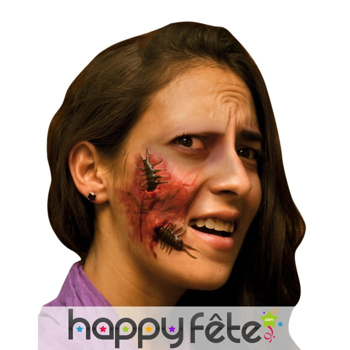 Fausse blessure avec insectes sous la peau