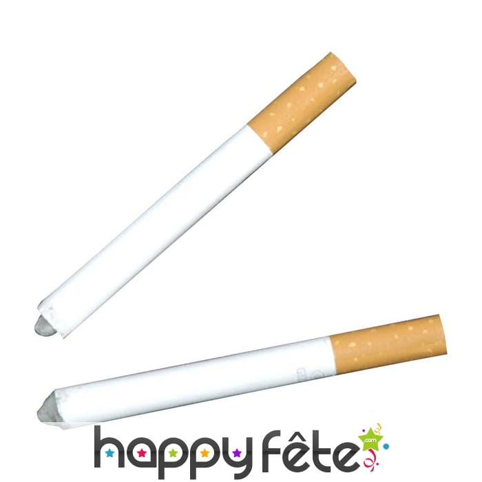 Fausse cigarettes avec fumee