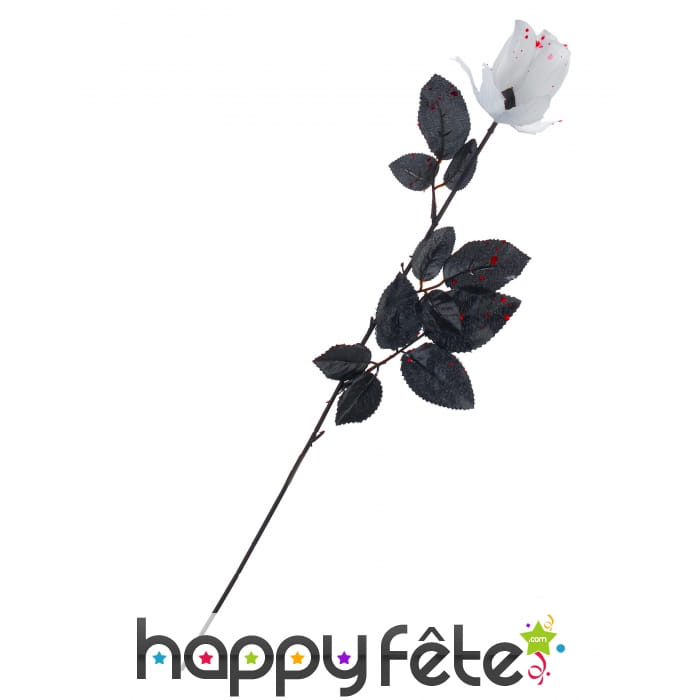 Fausse rose blanche ensanglantée