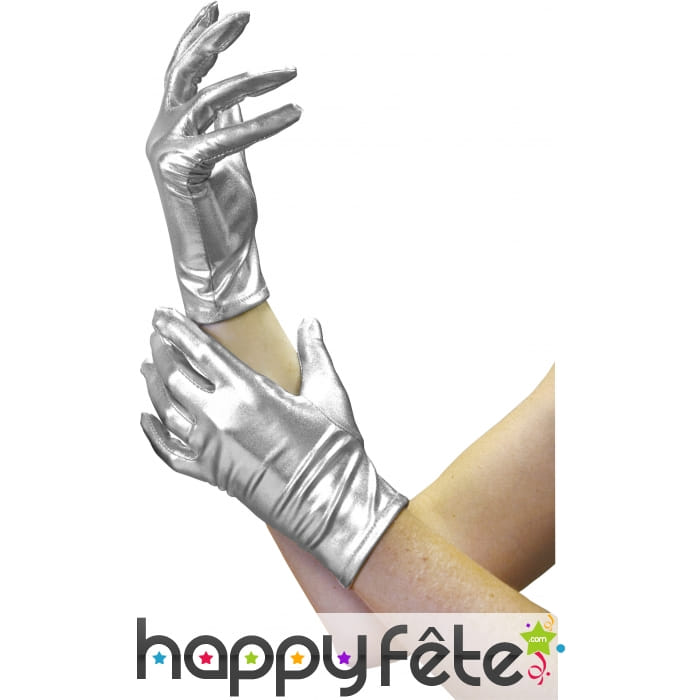 Gants court satiné argenté et élastique.