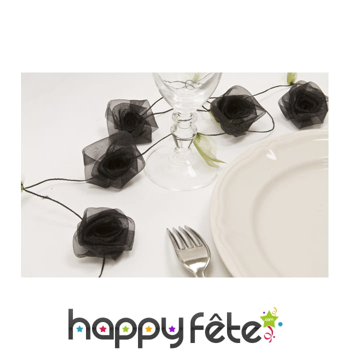 Guirlande de roses noires en organza