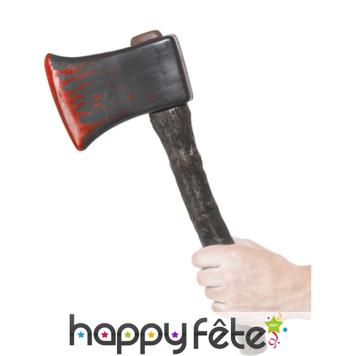 Hache pleine de sang