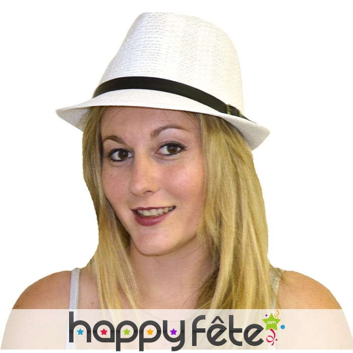 Justin blanc avec bandeau noir, en paille