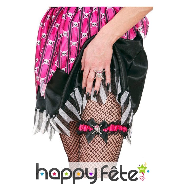 Jarretière de femme pirate