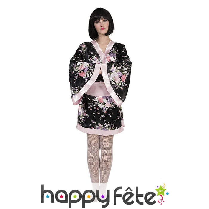 Kimono japonais noir motifs fleuris pour femme