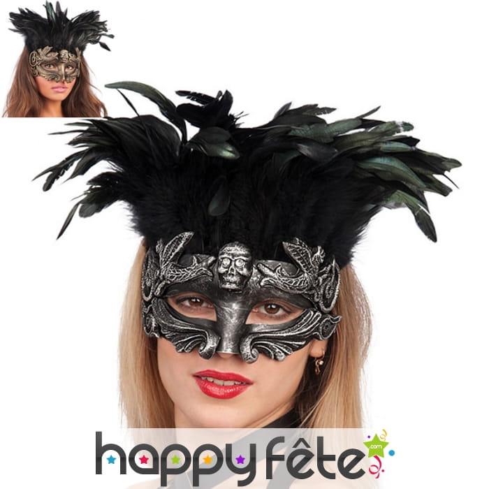 Loup baroque avec plumes