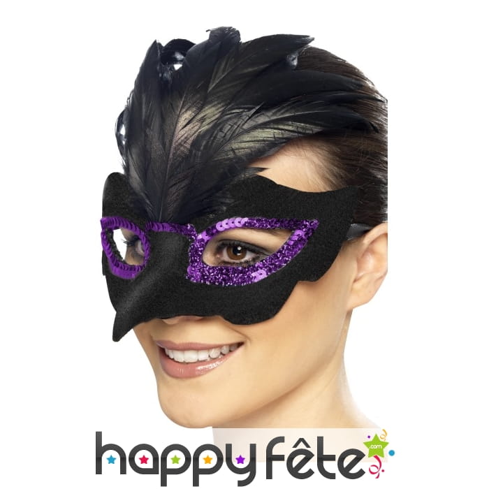 Loup bec de corbeau noir gothique