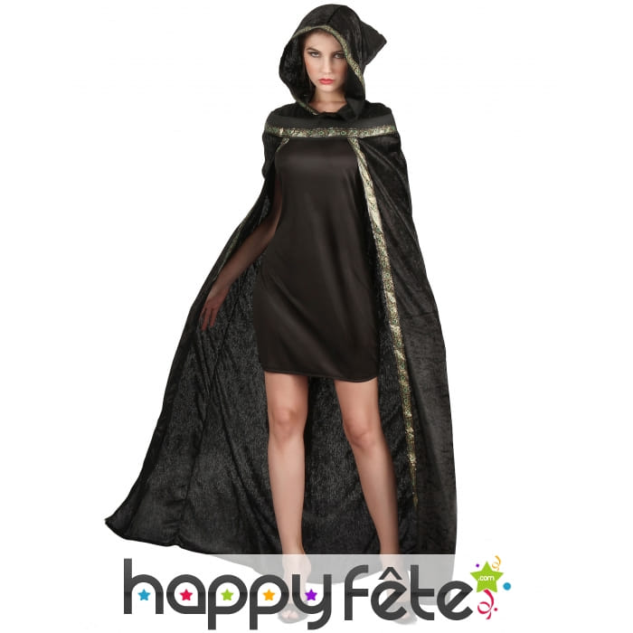 Longue cape noire aspect velours, bordure dorée