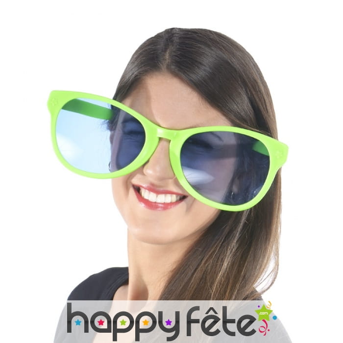 Lunettes géantes en plastique
