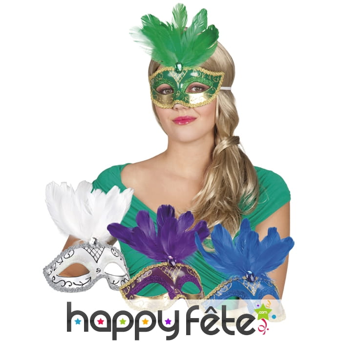 Loup vénitien avec plumes