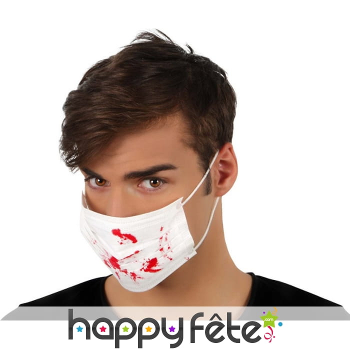Masque blanc d'infirmier tâché de sang