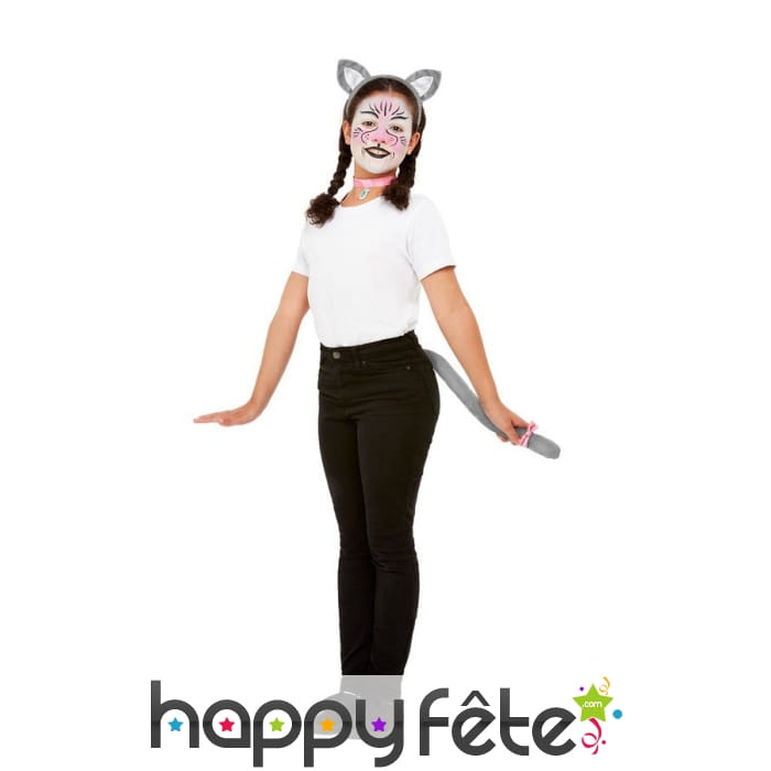 Maquillage de chat queue et oreilles pour enfant