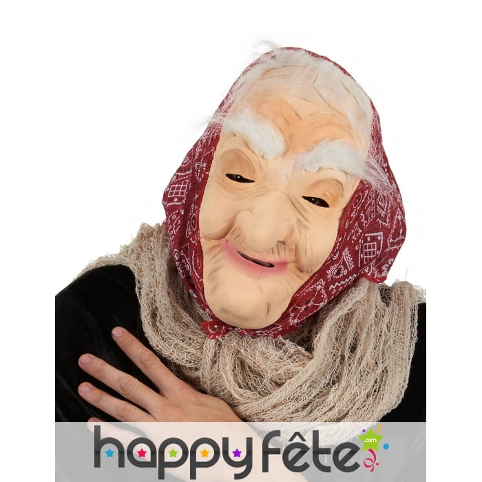 Masque de vieille femme avec foulard rouge