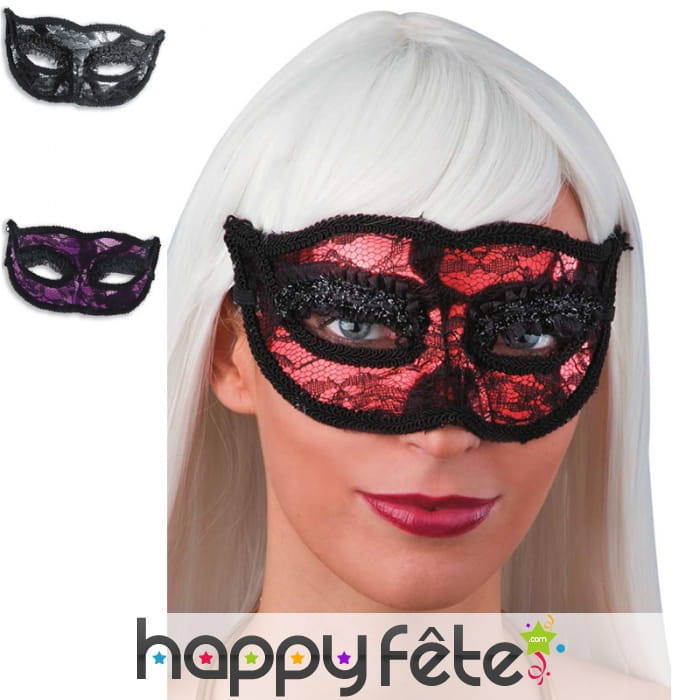 Masque loup recouvert de dentelles