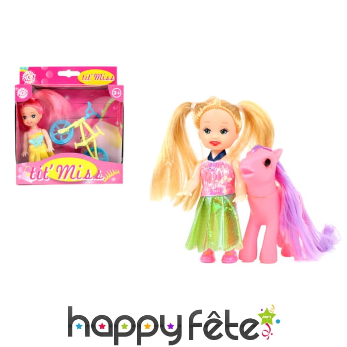 Mini poupée avec accessoires assortis