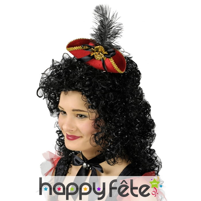 Mini tricorne rouge et or avec plumes noires