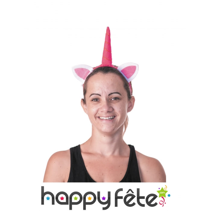 Oreilles et corne de licorne sur serre tête