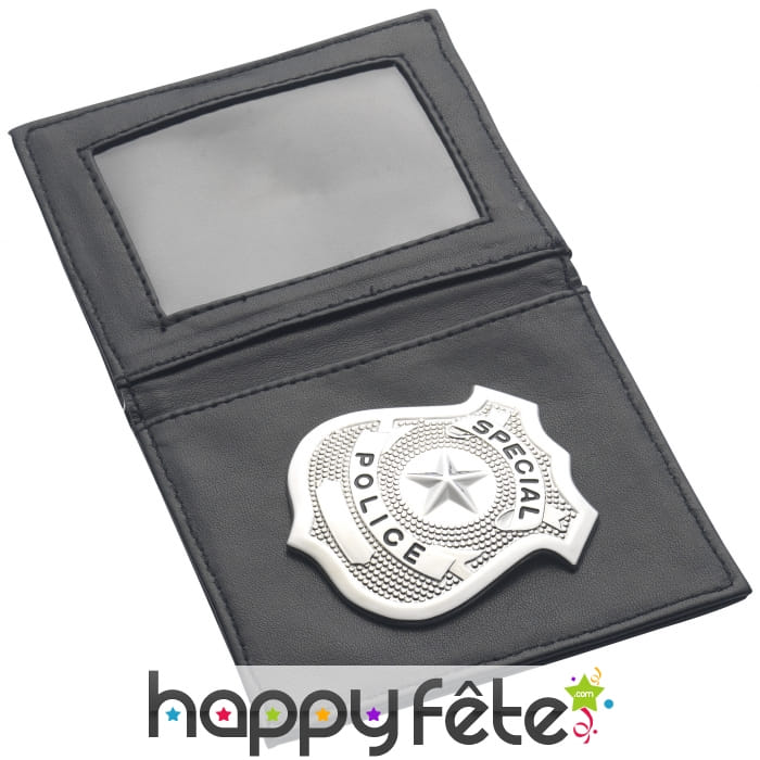 Pochette avec badge de police, policier