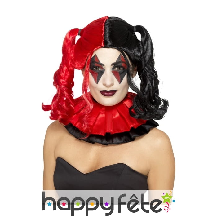 Perruque arlequin rouge et noire avec couettes