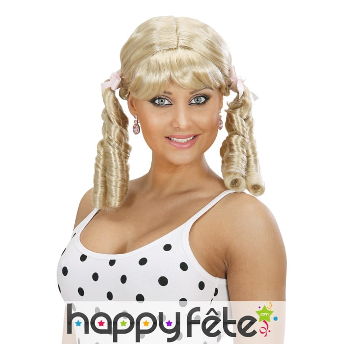 Perruque blonde, double queue et boucles anglaises