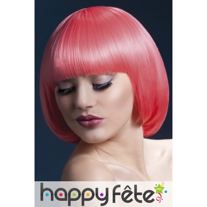 Perruque carré bob court rose avec frange.