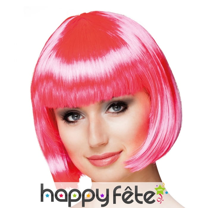 Perruque carré fuchsia style cabaret