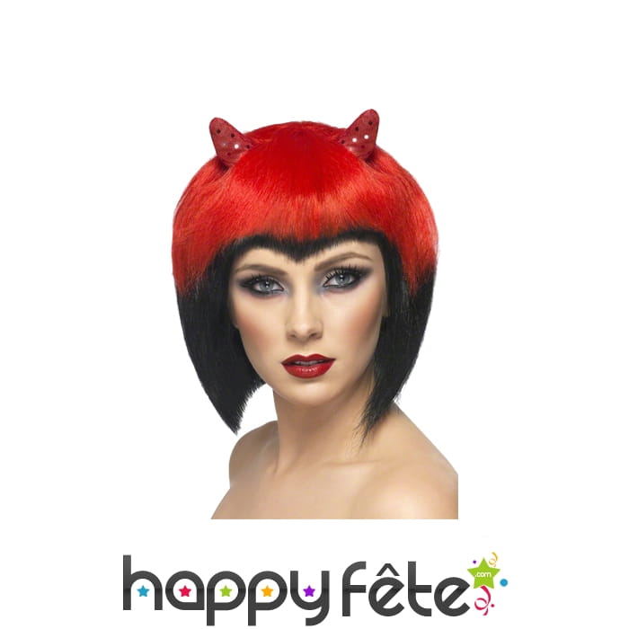 Perruque de diablesse rouge et noire avec cornes