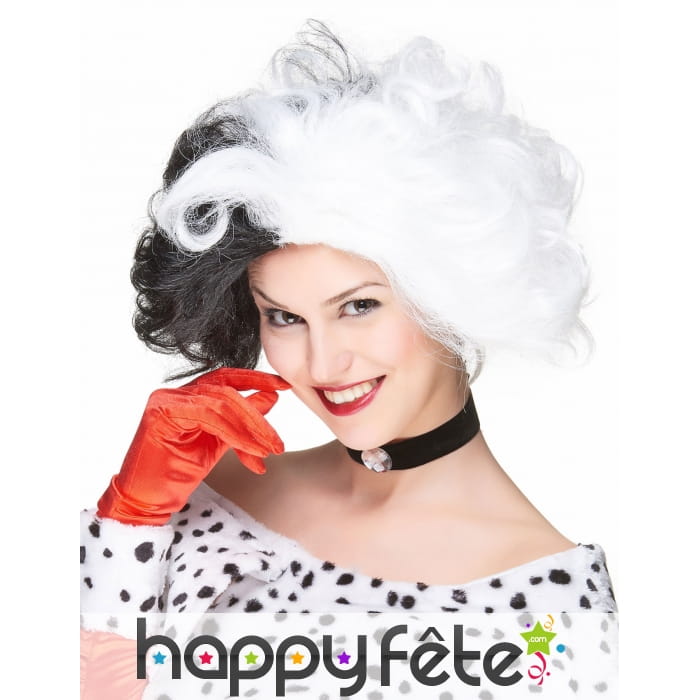 Perruque de femme cruelle volumineuse